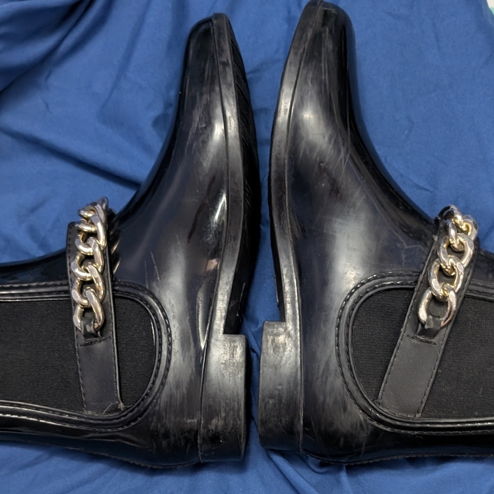 Call It Spring Black Ankle Rain ๐ง๏ธ โ Boots with Chain Detail Size 8 - Picture 10 of 11